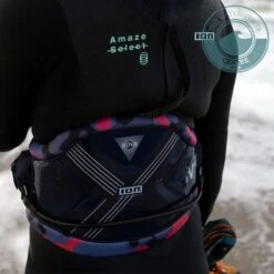 ION Womens Nova Harness 2022 16 ION Womens Nova Harness 2022 -Kitesurfing Shop 991 Capsule Pink lifestyle shot