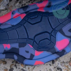 ION Womens Nova Harness 2022 17 ION Womens Nova Harness 2022 -Kitesurfing Shop 991 Pink Capsule lifestyle shot inside of harness