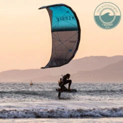 The Airush Ultra V4 Kite 2022 -Kitesurfing Shop Airush UIltra V4 Action 2