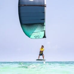 Cabrinha Contra 1S Kite 2021 -Kitesurfing Shop Cabrinha Contra 1 Blue foiling shot