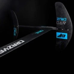 CrazyFly Cruz 690 Kitefoil Set -Kitesurfing Shop Complete set Cruz foil 690 from a top view