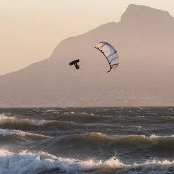 Ozone Edge V11 Kite -Kitesurfing Shop Edge V11 white loop shot