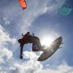 Ozone Reo V5 Kite -Kitesurfing Shop Ozone Reo V5 Action 3 1