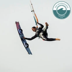 2022 FlySurfer Rush2 Kiteboard Complete -Kitesurfing Shop RUSH2 Gal 09 137 Action shot