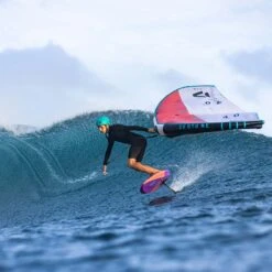 Duotone Sky Surf SLS Foil Board 2024 16 Duotone Sky Surf SLS Foil Board 2024 -Kitesurfing Shop Sky Surf SLS Action WingFoil Wave Riding Shot