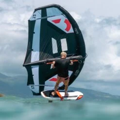 Reedin SUPERNATURAL SSD Wing 2023 -Kitesurfing Shop Supernatural SSD Damien Action shot