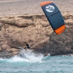 Cabrinha Switchblade Kite 2021 -Kitesurfing Shop Switchblade 2021 action shot