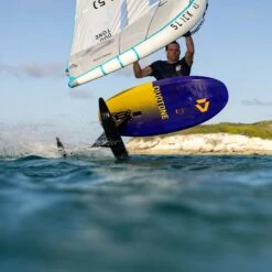 Duotone WHIZZ SLS -Kitesurfing Shop Whizz Riding Shot